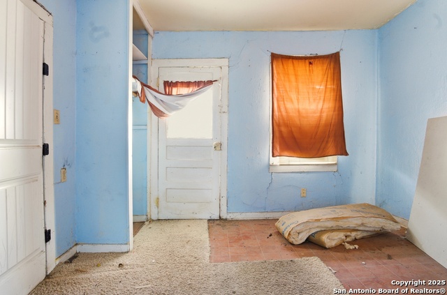 Image 4 of 19 For 155 Zavalla W