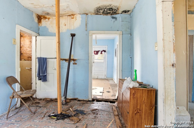 Image 8 of 19 For 155 Zavalla W