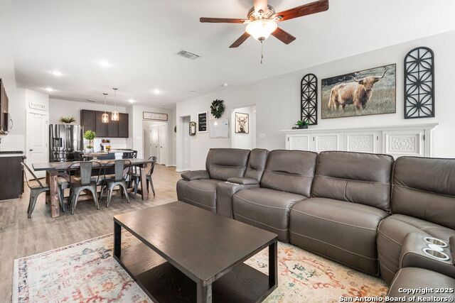 Image 12 of 32 For 122 Dovetail St