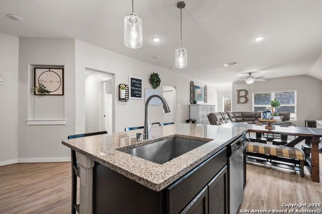 Image 13 of 32 For 122 Dovetail St