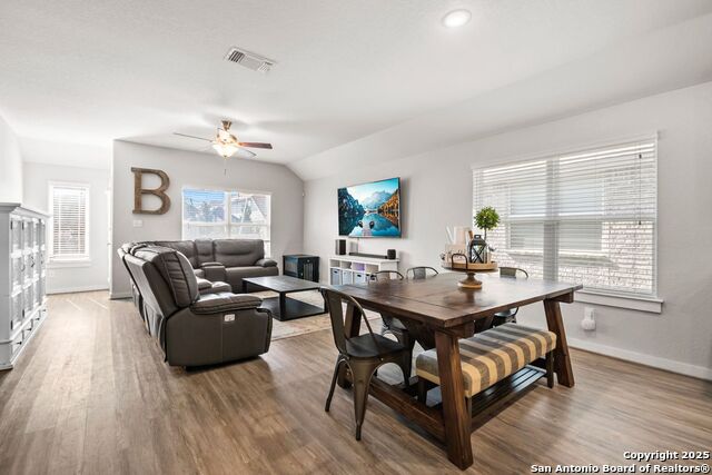 Image 20 of 32 For 122 Dovetail St