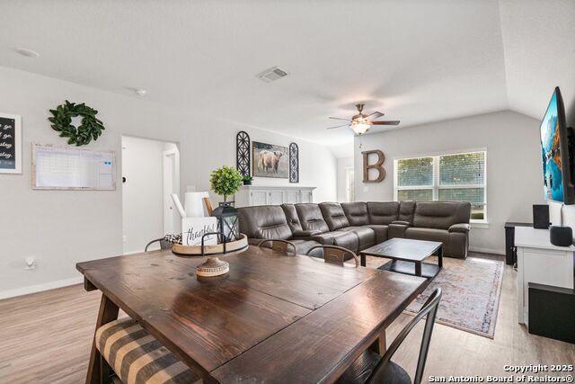 Image 21 of 32 For 122 Dovetail St