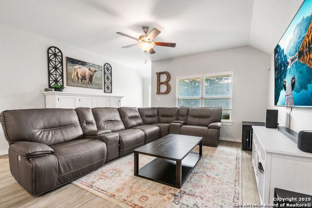 Image 23 of 32 For 122 Dovetail St