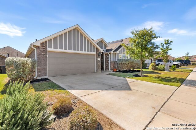 Image 3 of 32 For 122 Dovetail St