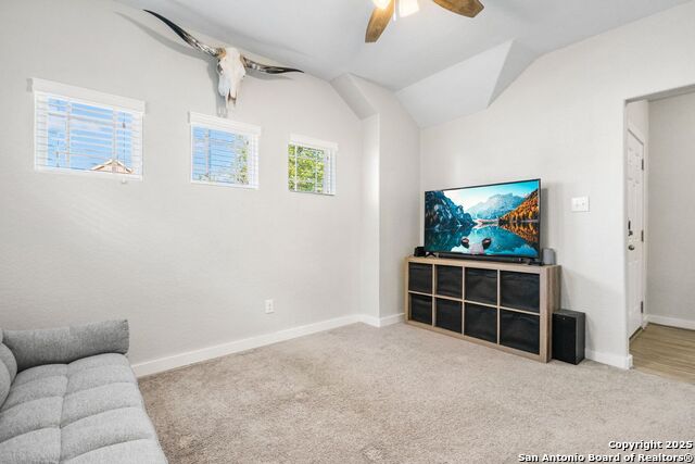 Image 9 of 32 For 122 Dovetail St