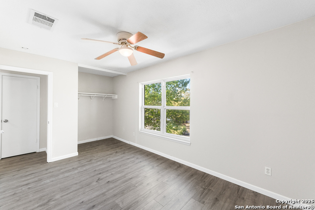 Image 13 of 37 For 8010 Chestnut Gate