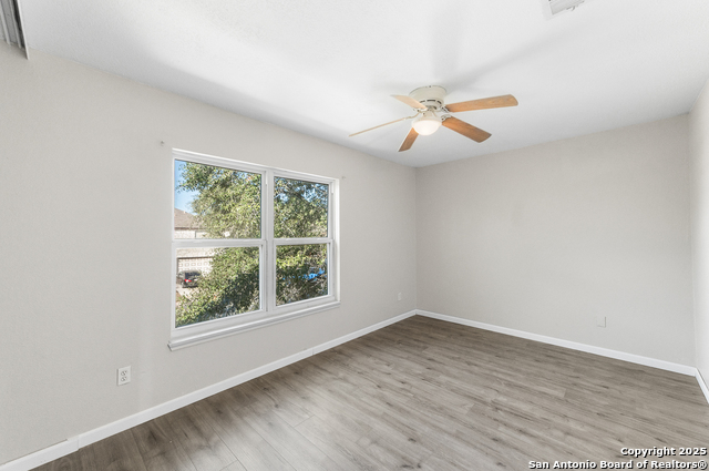 Image 15 of 37 For 8010 Chestnut Gate