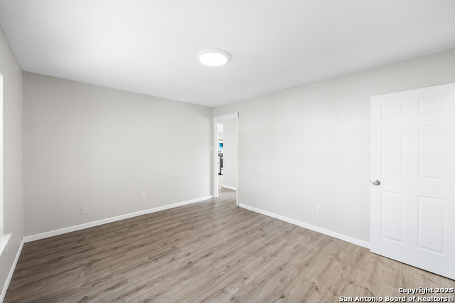 Image 17 of 37 For 8010 Chestnut Gate