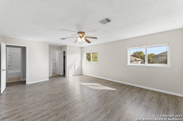 Image 22 of 37 For 8010 Chestnut Gate