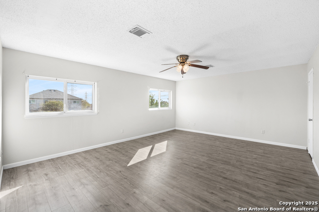 Image 25 of 37 For 8010 Chestnut Gate