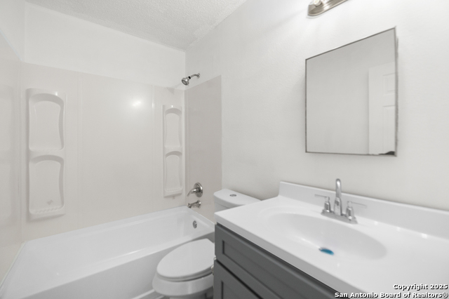 Image 26 of 37 For 8010 Chestnut Gate