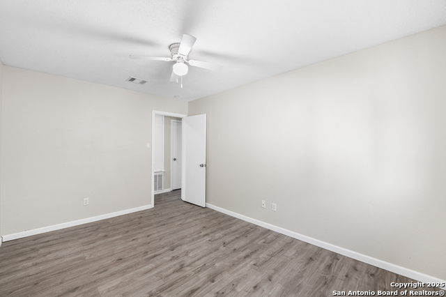 Image 28 of 37 For 8010 Chestnut Gate