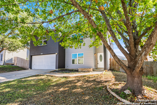 Image 3 of 37 For 8010 Chestnut Gate