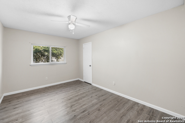 Image 30 of 37 For 8010 Chestnut Gate