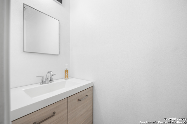 Image 32 of 37 For 8010 Chestnut Gate