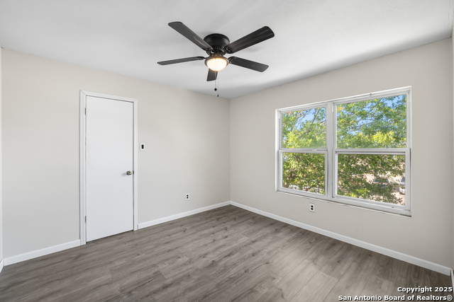 Image 35 of 37 For 8010 Chestnut Gate