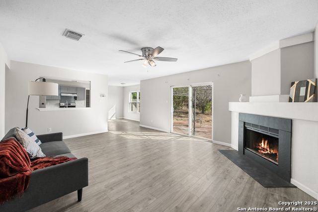 Image 8 of 37 For 8010 Chestnut Gate