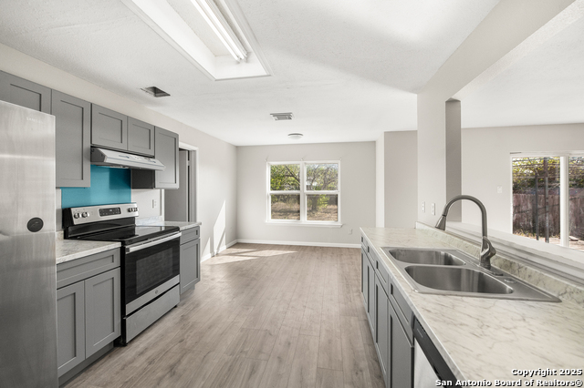 Image 9 of 37 For 8010 Chestnut Gate