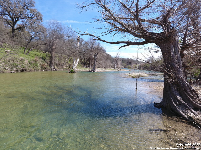 Listing photo id 15 for 132 White Oak