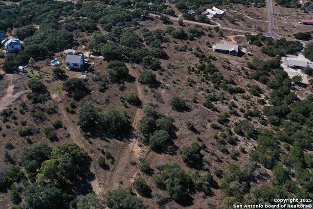 Listing photo id 2 for 132 White Oak