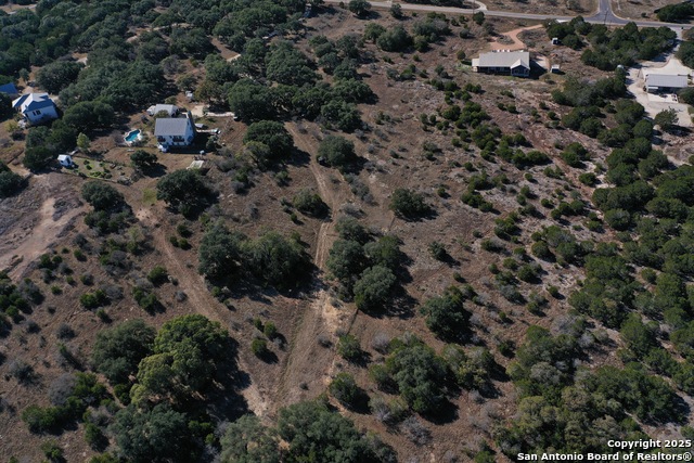 Listing photo id 3 for 132 White Oak