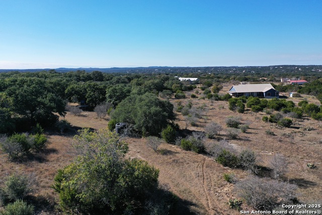 Listing photo id 5 for 132 White Oak