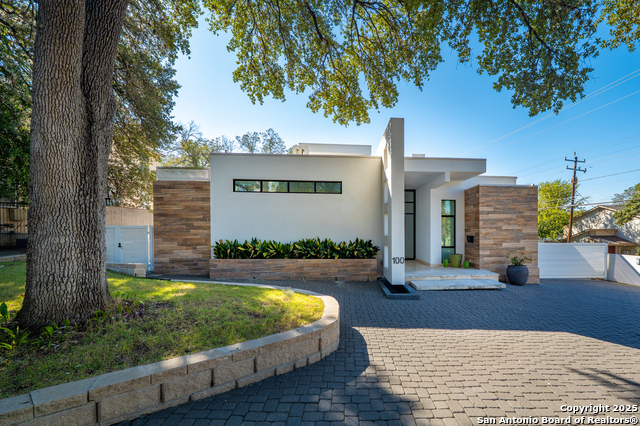 Details for 100 Canterbury Hill, Terrell Hills, TX 78209