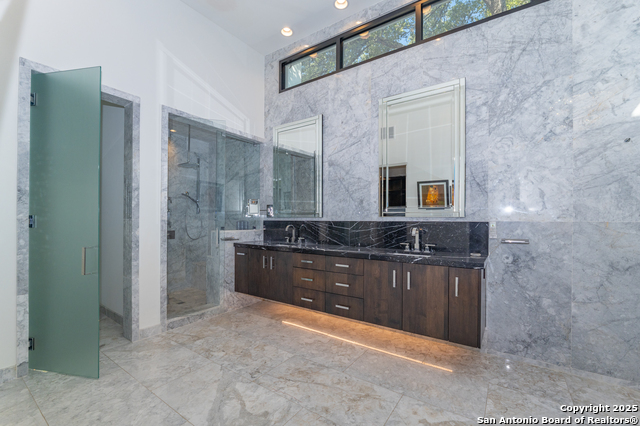 Image 11 of 30 For 100 Canterbury Hill