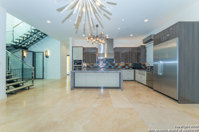 Image 7 of 30 For 100 Canterbury Hill