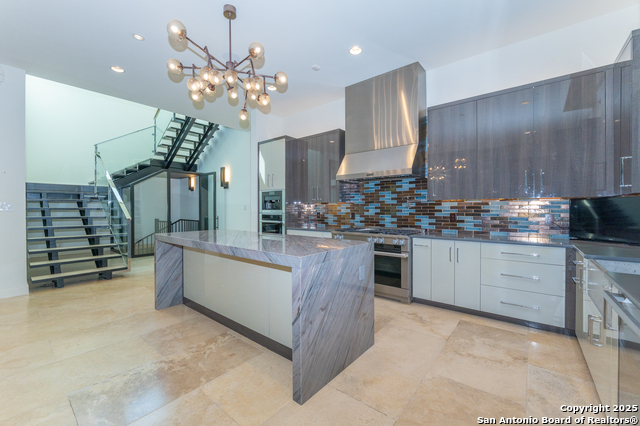 Image 8 of 30 For 100 Canterbury Hill