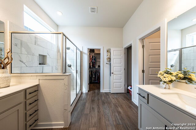 Image 14 of 35 For 1510 Escarpment