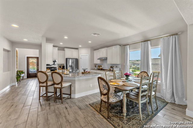 Listing photo id 9 for 3930 Gervasi