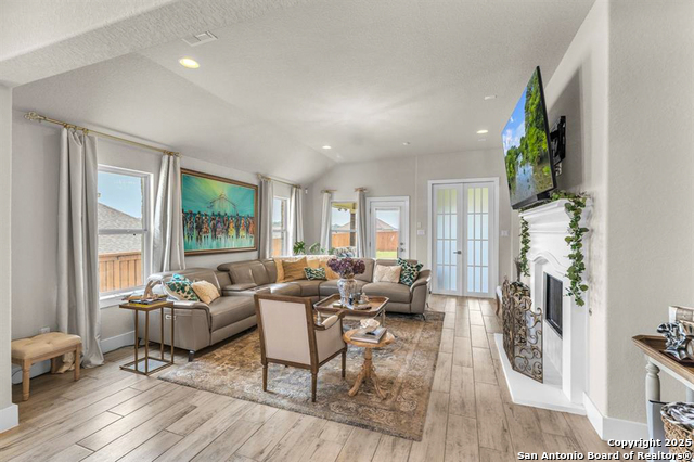 Listing photo id 10 for 3930 Gervasi