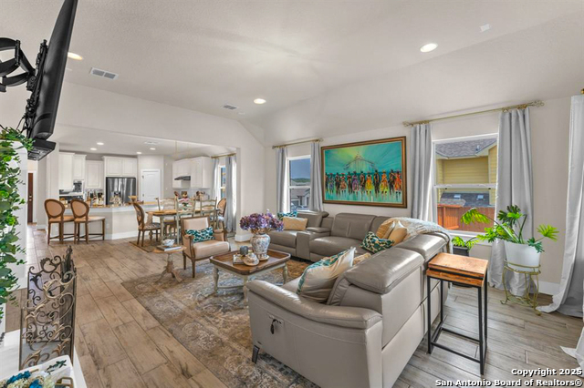 Listing photo id 13 for 3930 Gervasi