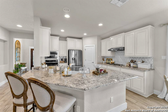 Listing photo id 6 for 3930 Gervasi