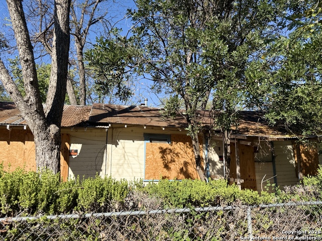 Listing photo id 2 for 1033 Saldana