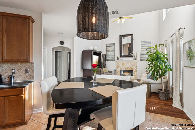 Listing photo id 11 for 19411 Sweet Oak