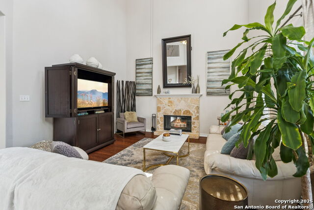 Listing photo id 14 for 19411 Sweet Oak