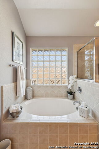 Listing photo id 20 for 19411 Sweet Oak