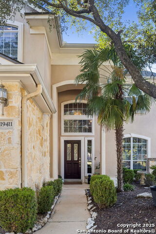 Listing photo id 1 for 19411 Sweet Oak