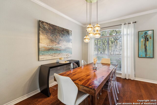 Listing photo id 5 for 19411 Sweet Oak