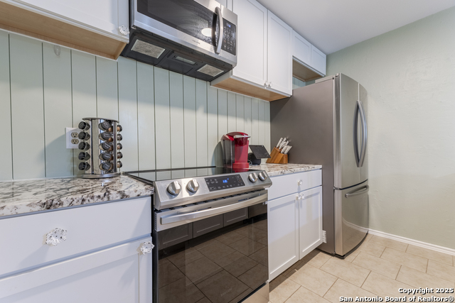 Image 11 of 27 For 15531 Knollglade