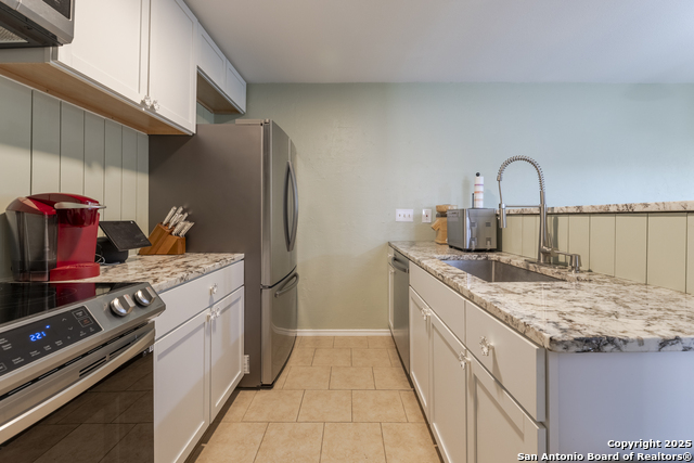 Image 12 of 27 For 15531 Knollglade