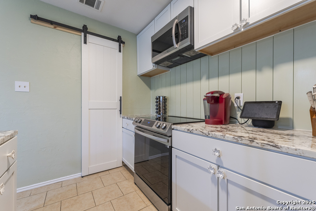 Image 14 of 27 For 15531 Knollglade