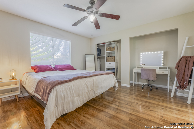 Image 20 of 27 For 15531 Knollglade