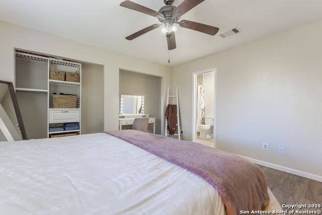 Image 21 of 27 For 15531 Knollglade