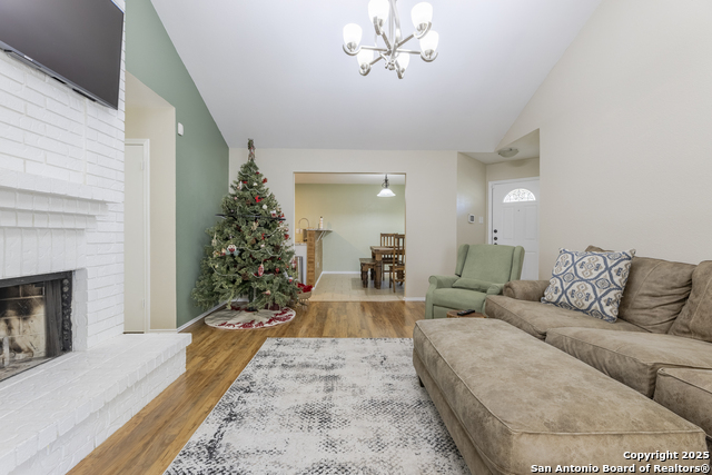 Image 7 of 27 For 15531 Knollglade