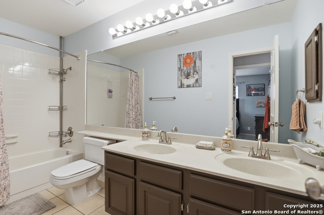 Image 26 of 38 For 11651 Foxford