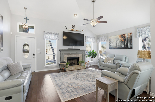 Image 4 of 38 For 11651 Foxford