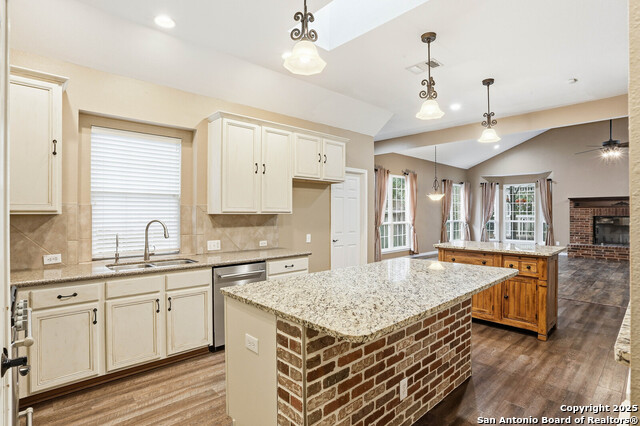 Image 13 of 38 For 527 Mesa Rdg